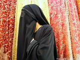 Srinagar-donna con burqa